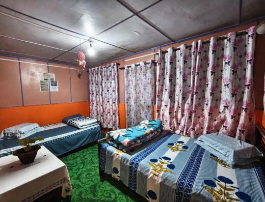 TWO-BEDROOM CHALET 4+4(HIMALAYAN VIEW FAMILY CHALET-2BEDROOM +1LIVING ROOM+ WASHROOM)